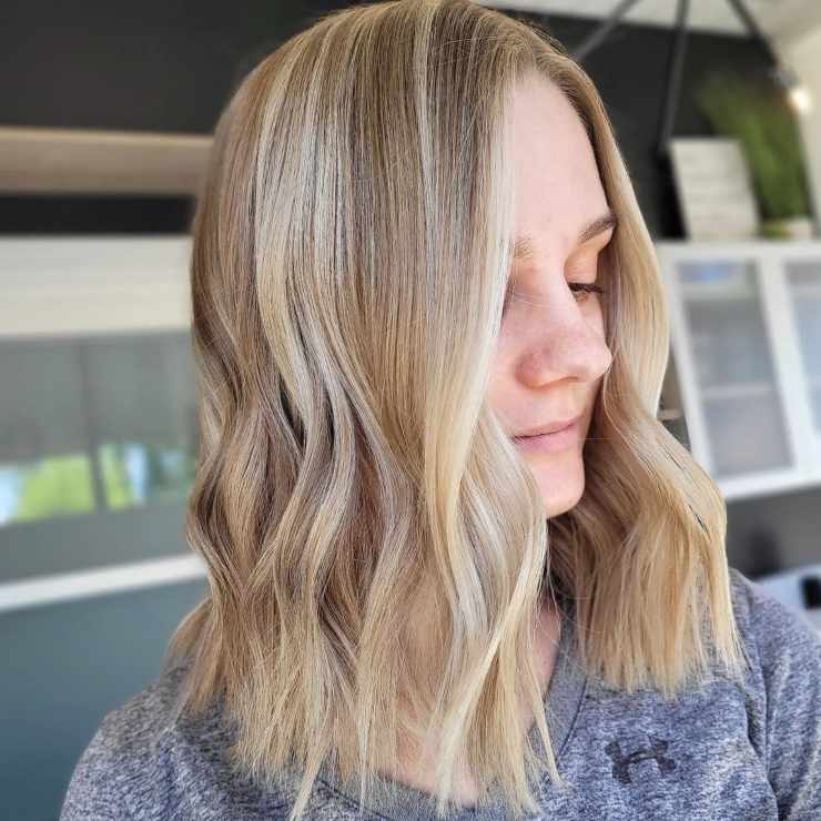 Viso tondo e sopracciglia hair bob long