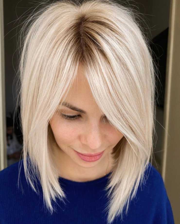 hair bob poco voluminoso sfrangiato