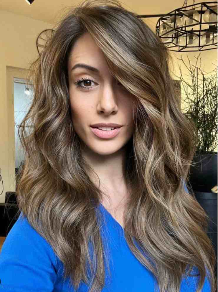 Quali sono i miglio tagli di capelli per viso tondo