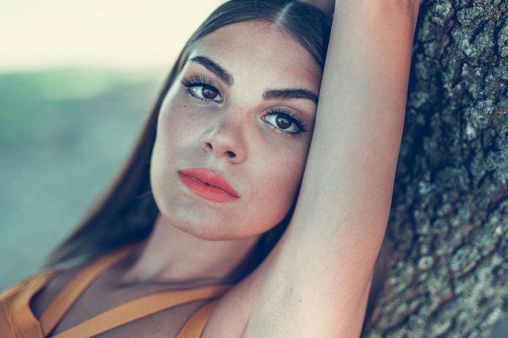 Quale tonalità di rossetto sta meglio con il colore degli occhi