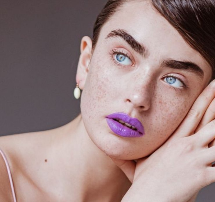 Quale tonalità di rossetto sta meglio con il colore degli occhi