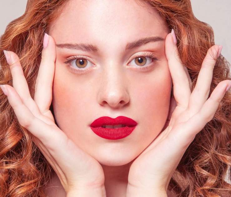 Quale tonalità di rossetto sta meglio con il colore degli occhi