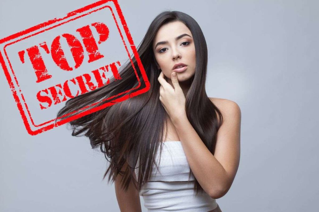 Capelli lucenti e scritta top secret